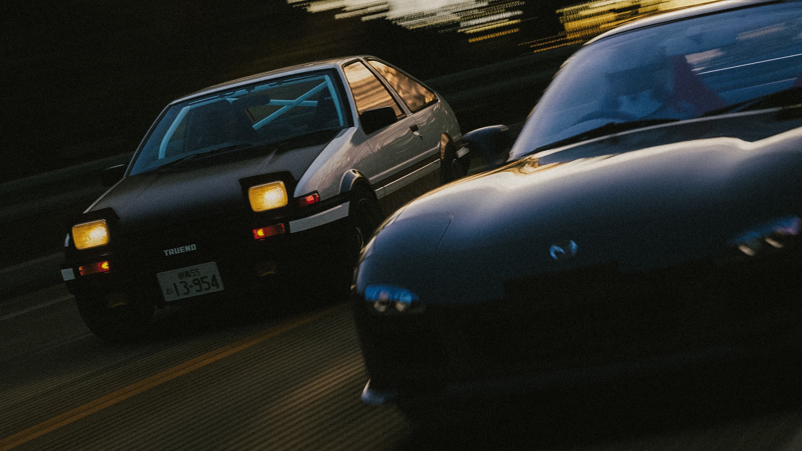 Touge battle — AE86 leading on a mountain pass